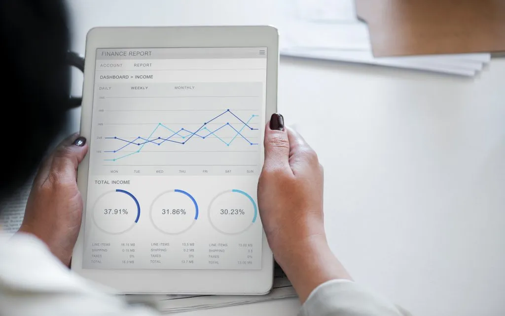 9 Hacks To Make A Good PowerPoint in 2019 presentation concept